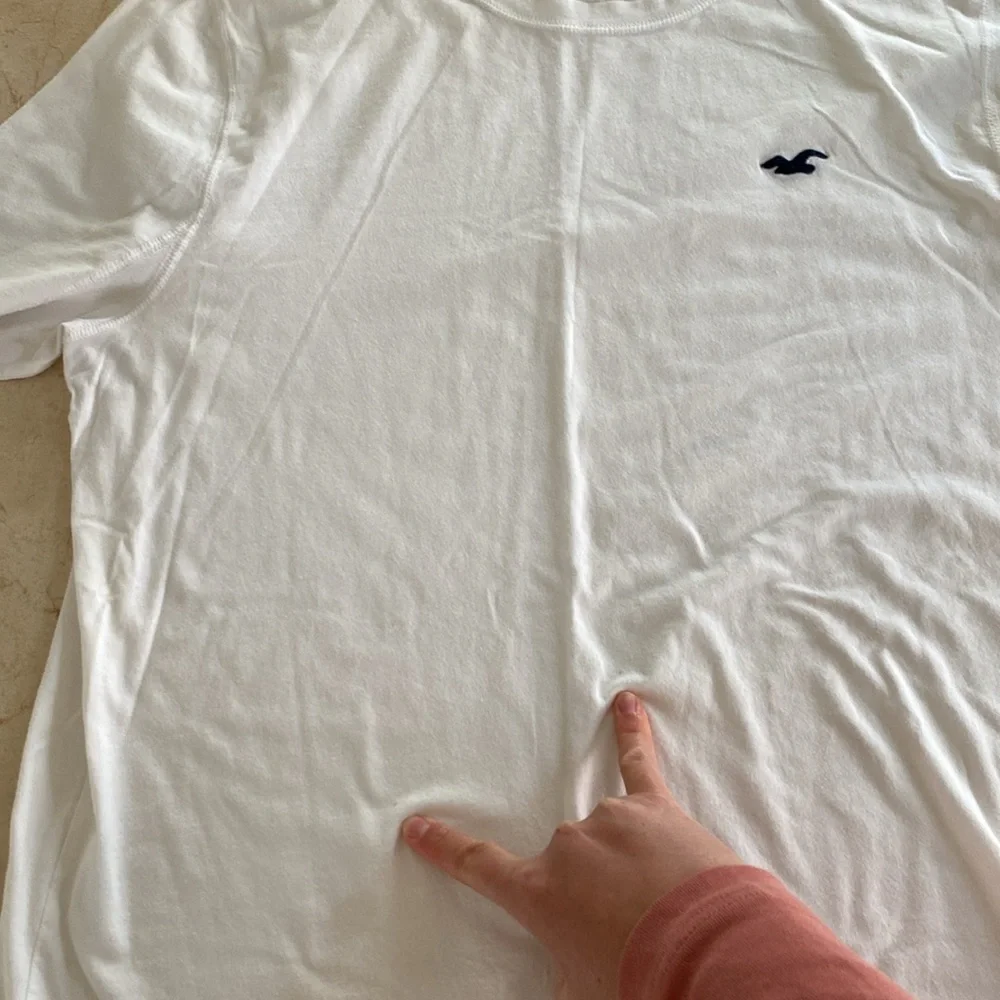 HOLLISTER Soft Stretchy Long Sleeve Tee - Picture 6 of 6